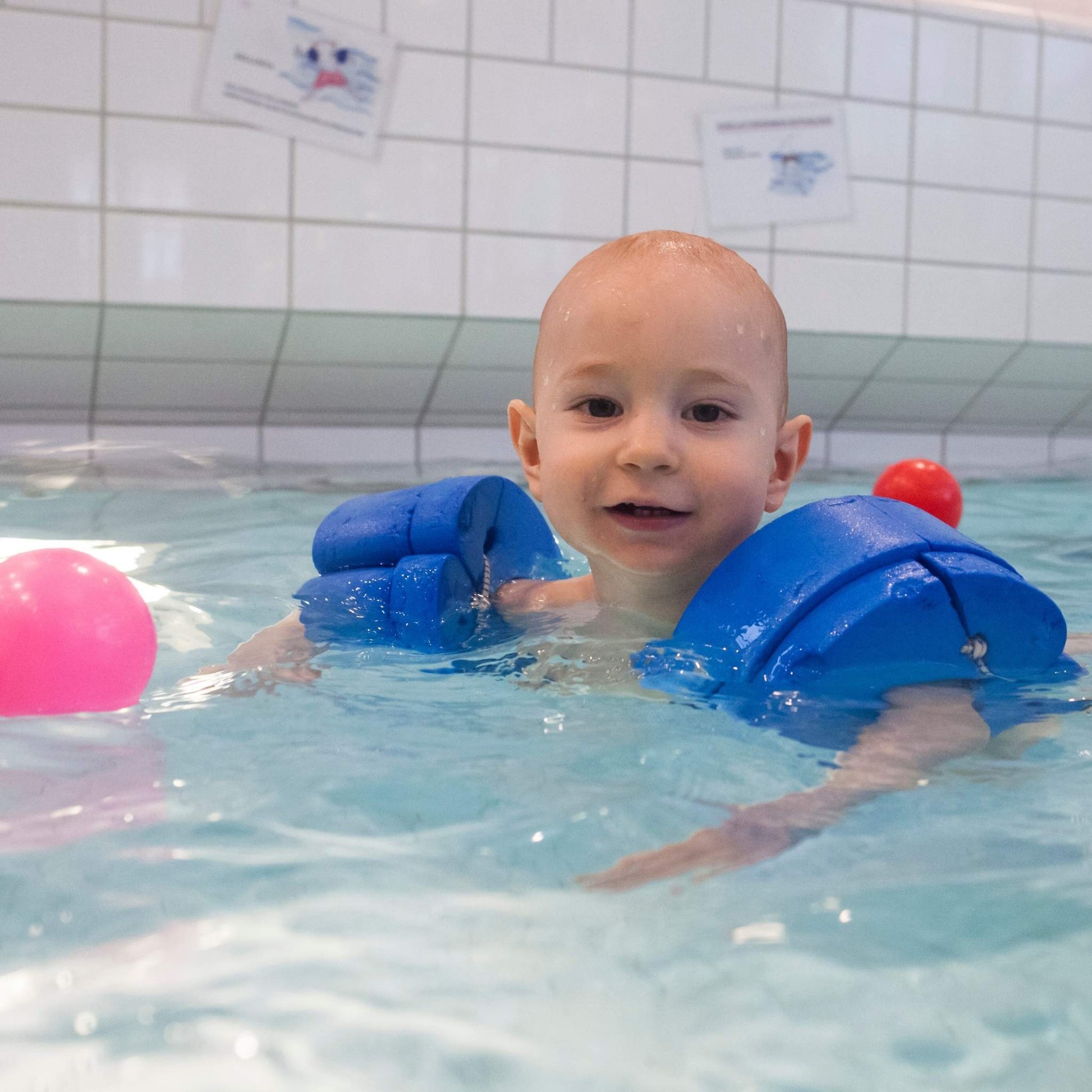 Malmstenin kellukkeet pojalla käsivarsissa
